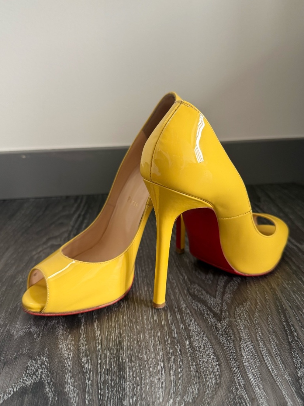Christian Louboutin Flo 120 Patent Canari Yellow Heels IT 38